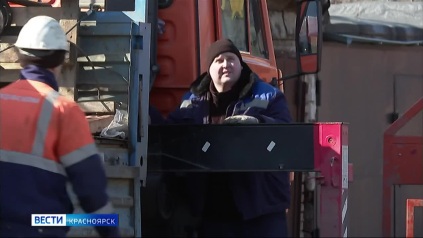 Порыв на 60 лет Октября оставил без воды полсотни домов на правобережье